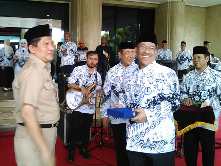 Pencarian PGRI Tulang Bawang Barat - Persatuan Guru Republik Indonesia Cabang Tulang Bawang Barat